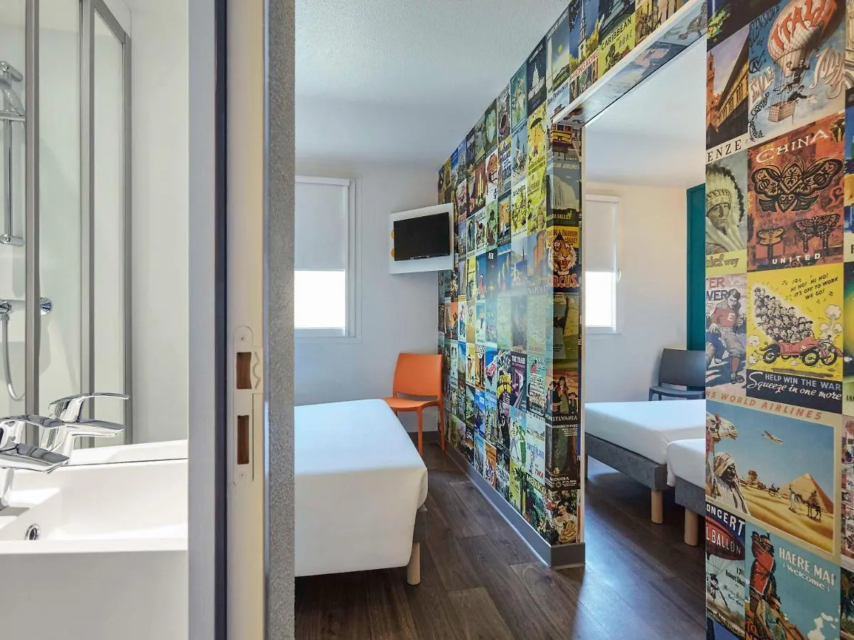 Hotelf1 Porte De Chatillon Otel Paris