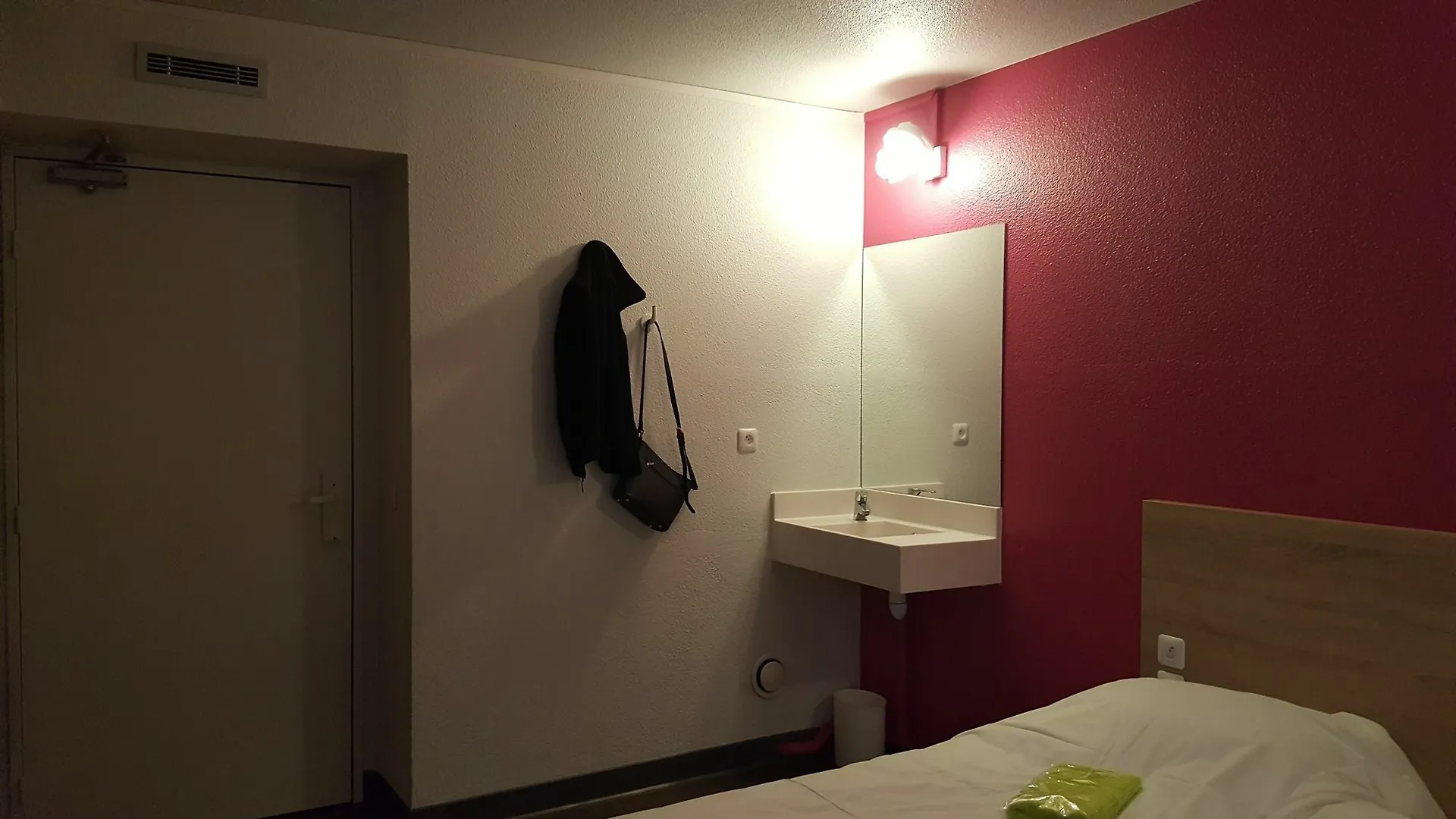 Otel Hotelf1 Porte De Chatillon